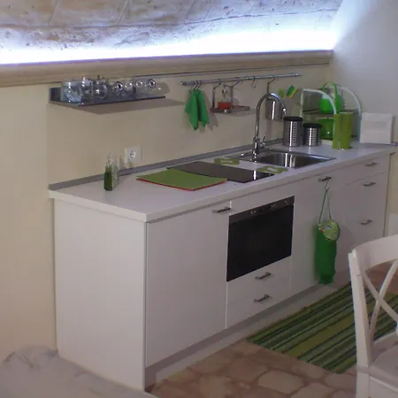 La Grotta לינה וארוחת בוקר 4*