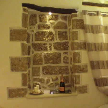 Couette-café La Grotta 4*
